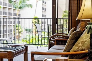 Interior - Ocean view, spacious, lots of on site amenities (Kaanapali)