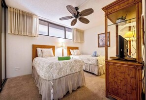 2 habitaciones, tabla de planchar con plancha y cuna de viaje