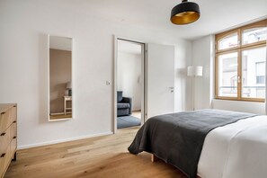 2 habitaciones, tabla de planchar con plancha, wifi y ropa de cama 