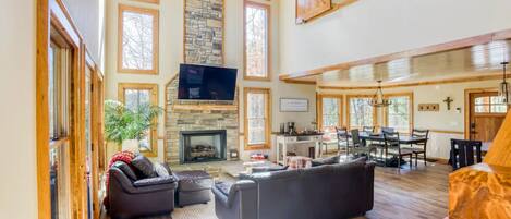 TV connectée, cheminée, baby-foot