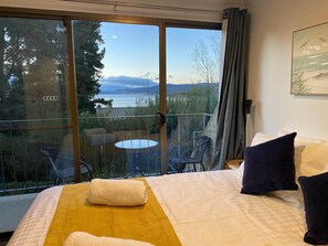 3 bedrooms, internet, bed sheets