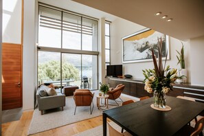 Luxury Apartment | Living area | 65-inch Smart TV with digital channels, TV, Netflix - Release Wanaka - Lake Edge (Wanaka)