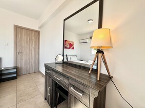 1 habitación, tabla de planchar con plancha, wifi gratis y ropa de cama 
