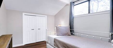 6 soverom, reiseseng for barn, wi-fi (inkludert) og sengetøy