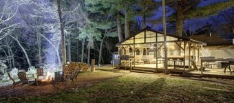 Freedom Cabin with Sandstone Canyon & Dock on the WI River in Wisconsin Dells