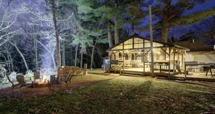 Freedom Cabin with Sandstone Canyon & Dock on the WI River in Wisconsin Dells