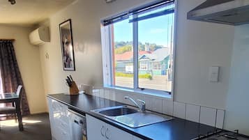 Oven, dishwasher, highchair