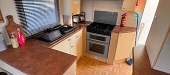 3 Bed Caravan, 8 Berth, Pet Friendly, Parking
