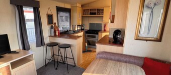 3 Bed Caravan, 8 Berth, Pet Friendly, Parking