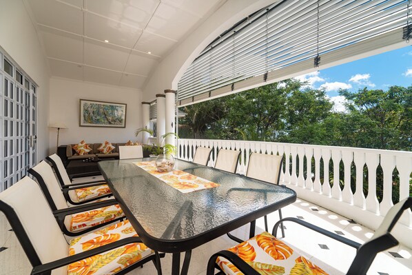 Outdoor dining