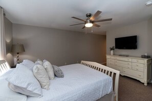 5 habitaciones, tabla de planchar con plancha, wifi y ropa de cama 