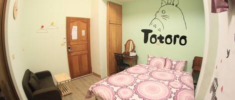 Habitación básica, 1 cama matrimonial | Wifi gratis y ropa de cama