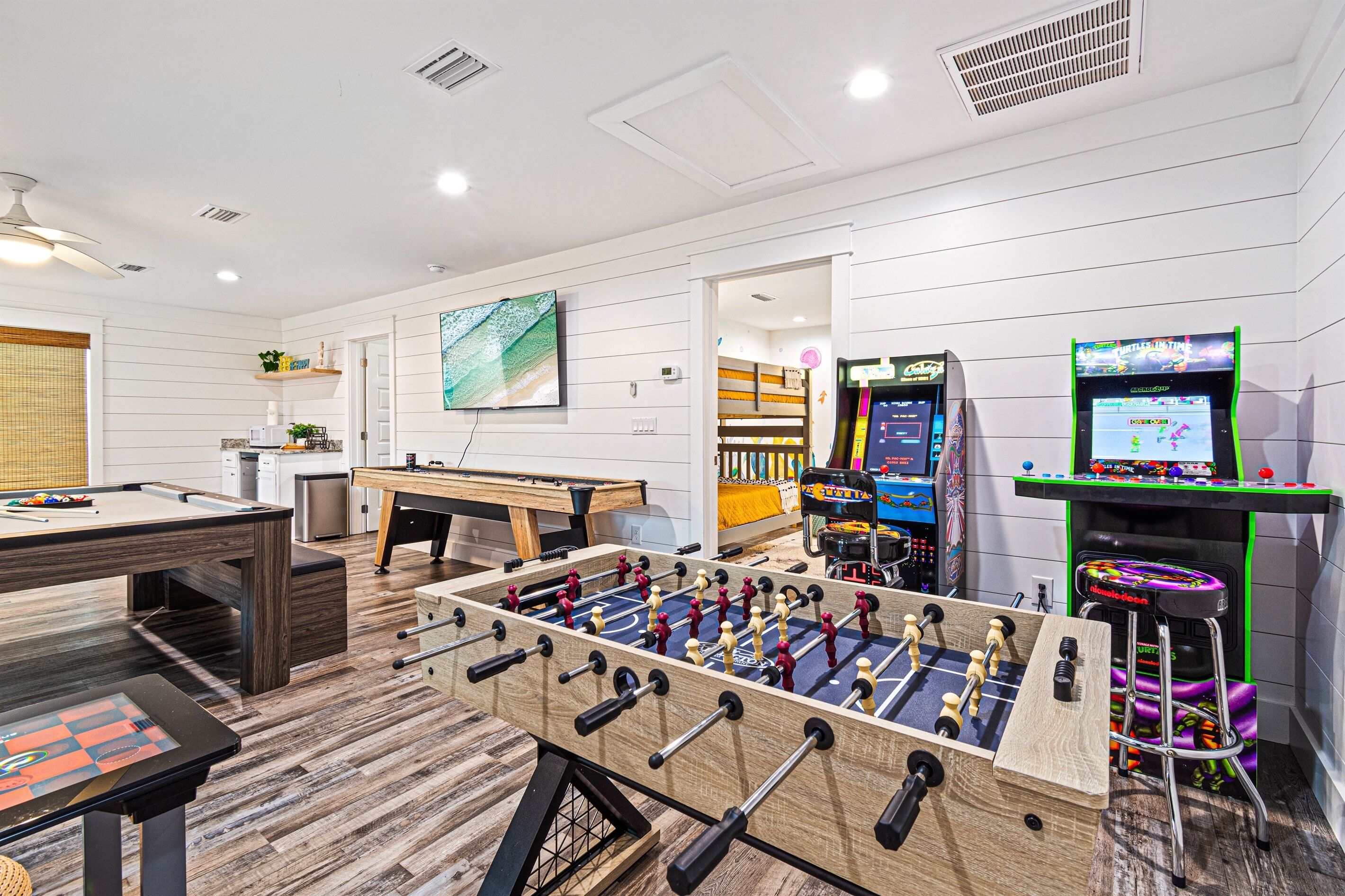 5 mins to the Beach, Dog Friendly, Golf Cart, Pool