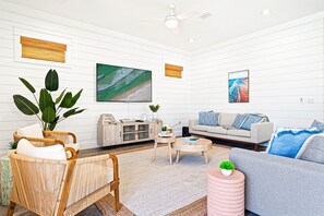 Smart TV, fireplace, video games, table tennis