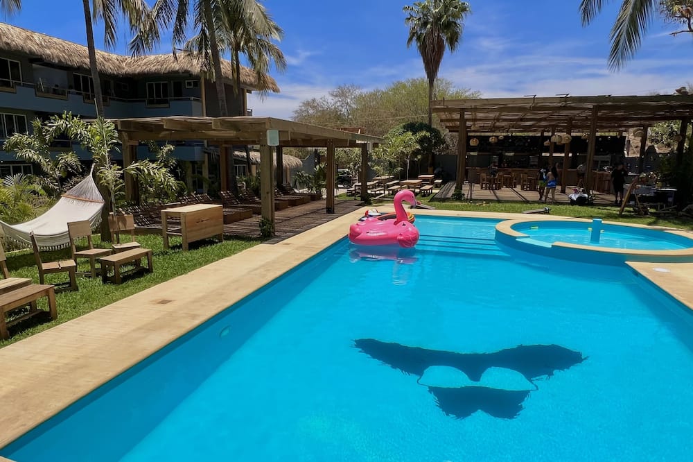 Straw Hat Surf Hostel