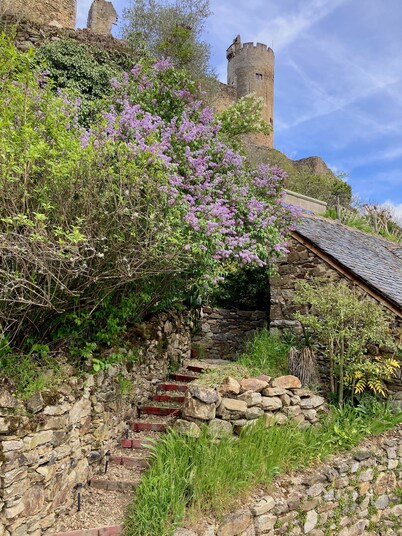 "Lou Cambrou" Cottage/Gîte located in the historic quarter of the Fortress of Najac