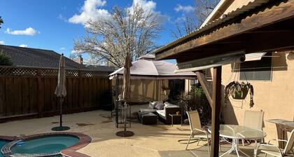 Suburban retreat, pool/hot tub, near labs and wineries