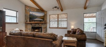 Renovated Cabin âą Serene & Peaceful Stay