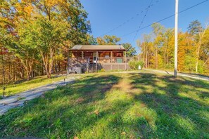 Exterior - Renovated Cabin • Serene & Peaceful Stay (Cosby)