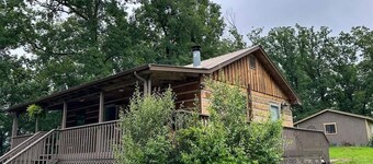 Secluded Renovated Cabin-Peaceful & Quiet Retreat