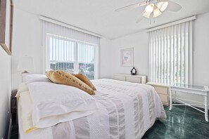 2 bedrooms, iron/ironing board, WiFi