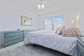 2 bedrooms, iron/ironing board, WiFi