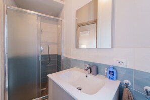 Shower - Capoliveri Design Suite in the alleys of the village of Capoliveri (Capoliveri)