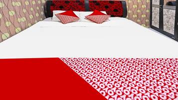 Standard Double Room | Free WiFi, bed sheets