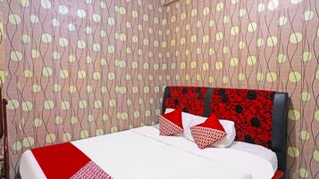 Standard Double Room | Free WiFi, bed sheets
