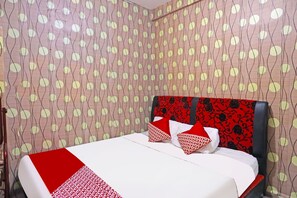 Standard Double Room | Free WiFi, bed sheets - Hotel O Satria Homestay Syariah (Batam)