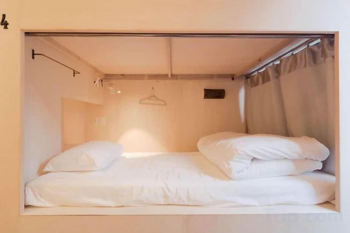Bed In Mixed Dormitory: 6people Sharing A Room.