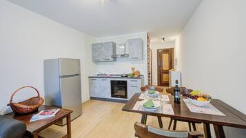 Standard Studio, Mountain View (Studio Genzianella Ski In-Ski Out) | Private kitchen | Fridge, oven, stovetop, espresso maker