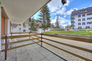 Estudi estàndard, vistes a la muntanya (Studio Genzianella Ski In-Ski Out) | Àrea exterior de l'allotjament