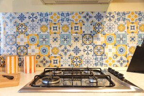 冰箱、炉灶、厨具/餐具