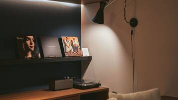 Premium bedding, free minibar, desk, soundproofing