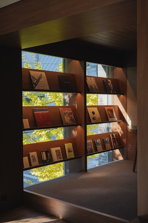 基础四人房 | 高档床上用品、羽绒被、迷你吧(备有免费物品)、办公桌