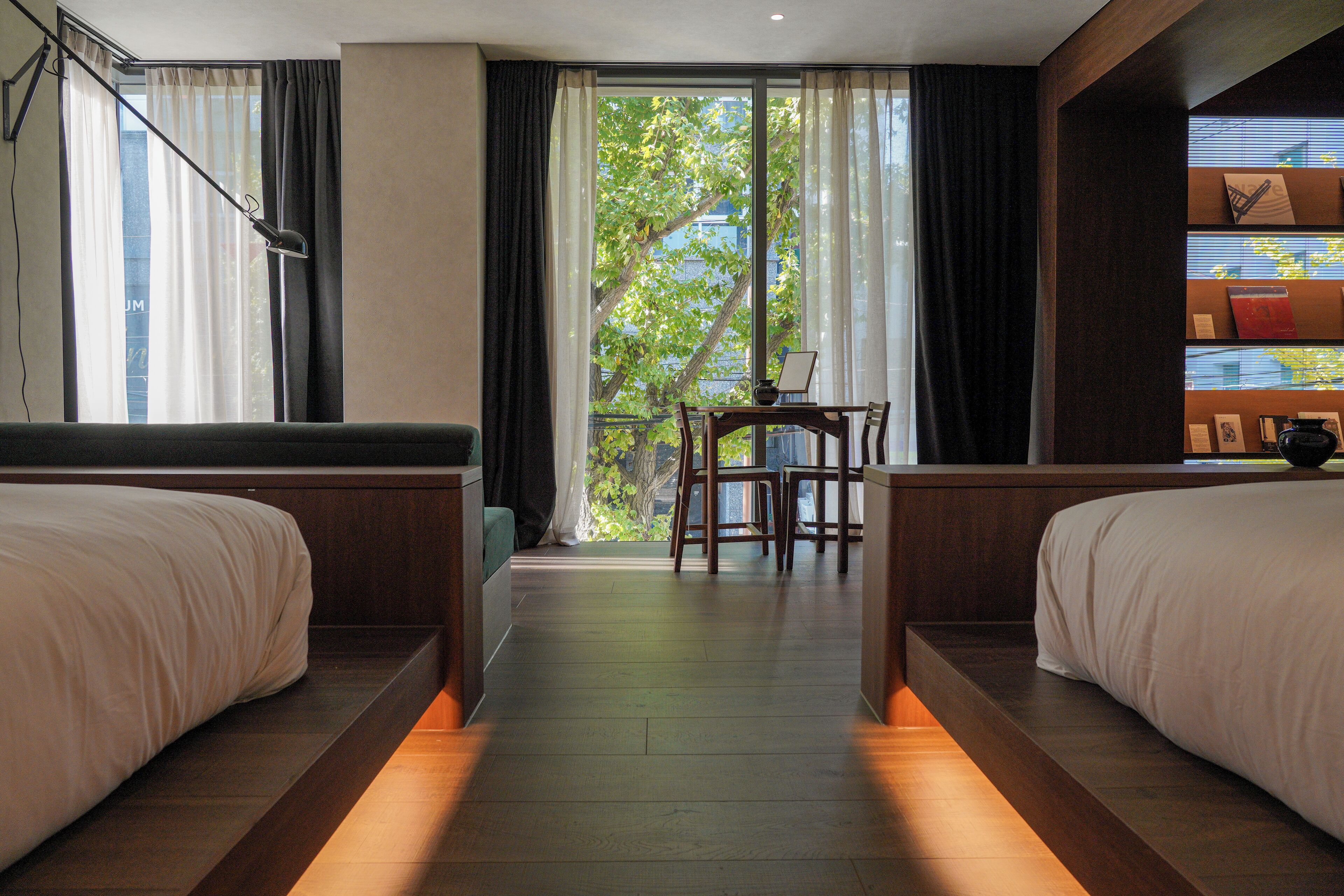 Basic-Vierbettzimmer | Hochwertige Bettwaren, Daunenbettdecken, kostenlose Minibar