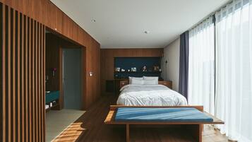 Basic Double Room (01) | Premium bedding, down duvets, free minibar, desk