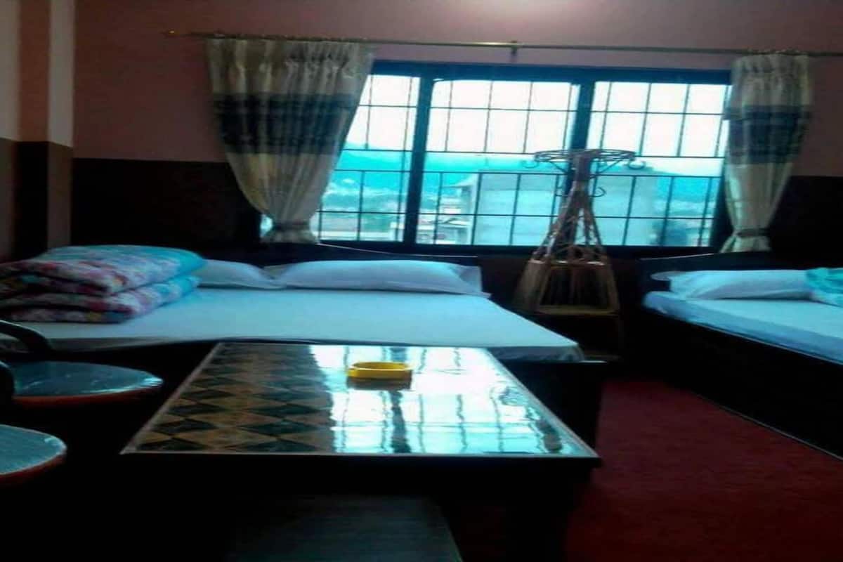 Habitación cuádruple | Wifi gratis y ropa de cama