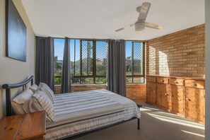 2 soverom, strykejern/-brett, internettilgang og sengetøy