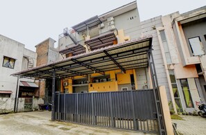 ด้านหน้าที่พัก