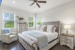 4 dormitorios, tabla de planchar con plancha, wifi y ropa de cama