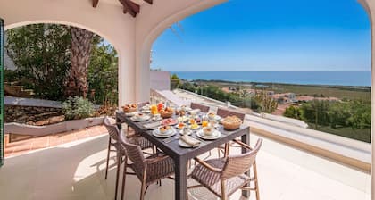 Villa Atalis, Stunning sea views