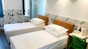 Habitación ejecutiva con 1 cama matrimonial o 2 individuales | Escritorio, espacio para trabajar con laptop y wifi gratis