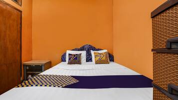 Kamar Double | Meja kerja, ruang kerja ramah laptop, Wi-Fi gratis, dan seprai linen