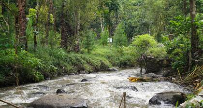 OYO Homes 91006 Eco Tourism Desa Cibodas Areng 5 Syariah