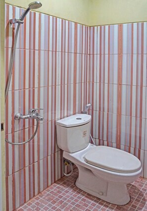 Ducha, bidet, toallas