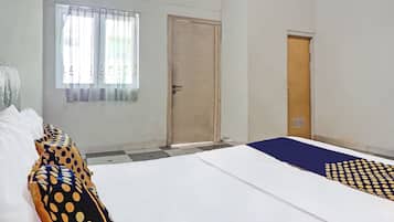 Double Room | Desk, laptop workspace, free WiFi, bed sheets