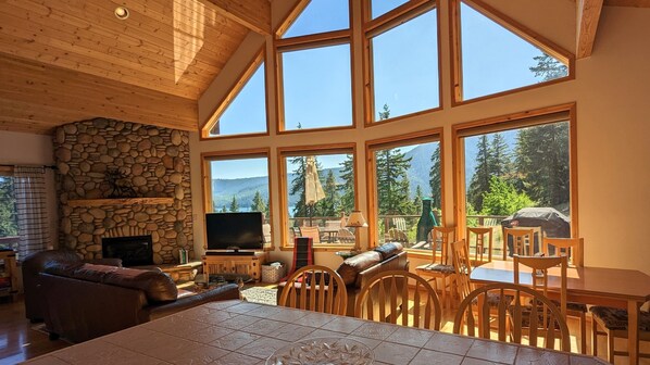 Smart TV, fireplace, DVD player, computer monitors