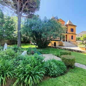 Jardines del alojamiento